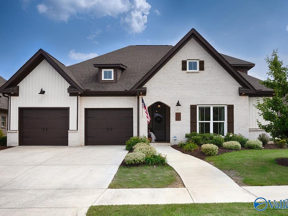 1st image of 12 Cobbs Cove Way SE