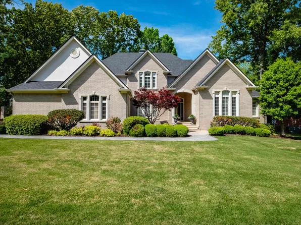 18 Hickory Creek Dr, Little Rock, AR 72212