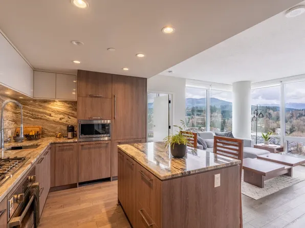 680 Seylynn Cres #1702, North Vancouver, BC V7J 0B5