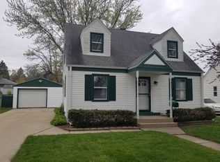 133 Coolidge Ave, Waukesha, WI 53186