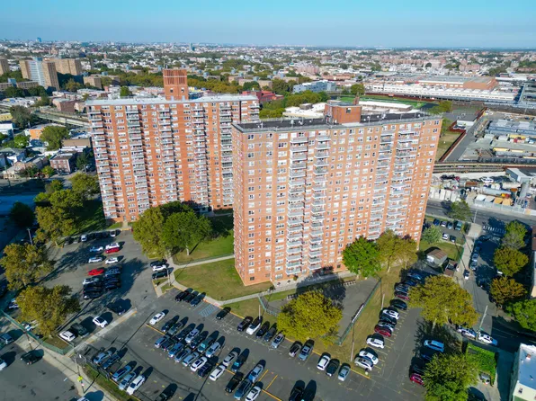 2475 West 16th Street image 4 of 18