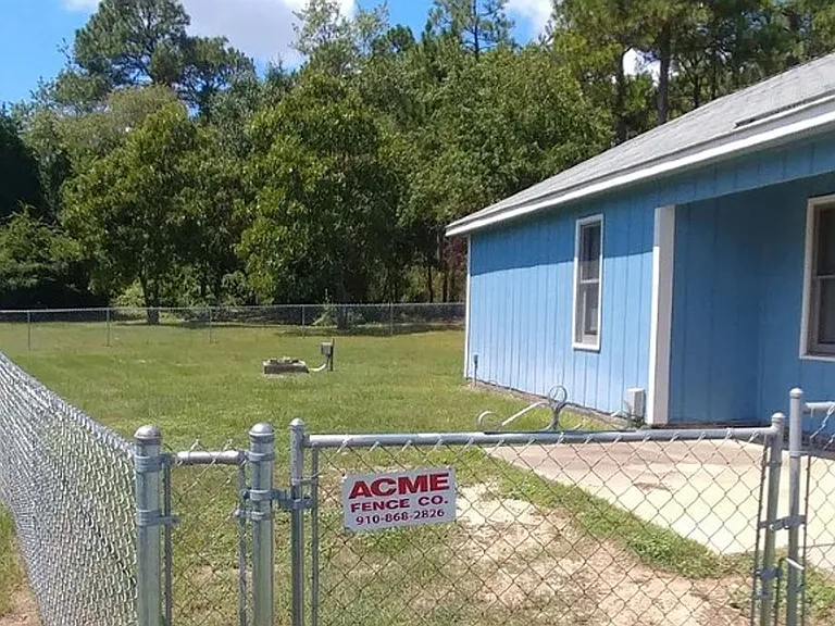 633 Winthrop Ct — Photo 2