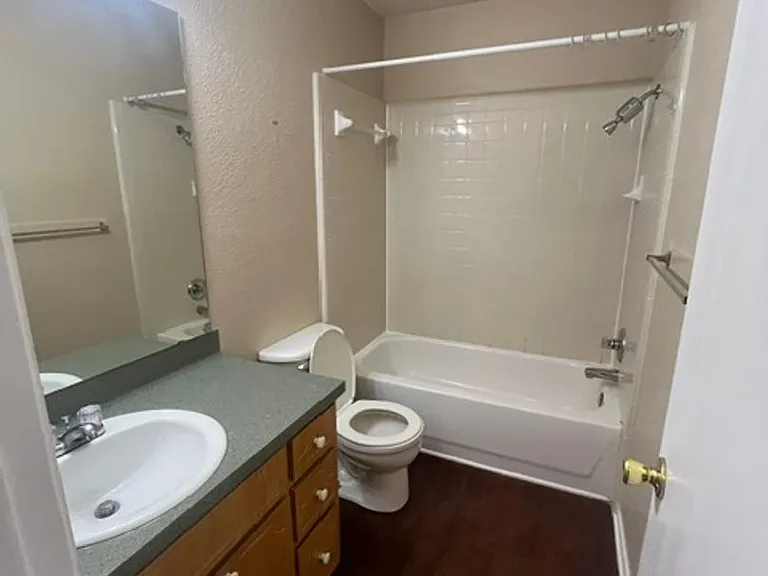 4411 Abigail Dr — Photo 3
