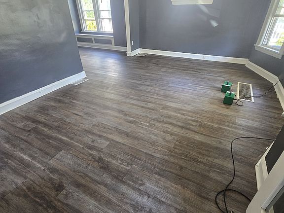 3rd image of 8401 Tioga Ave