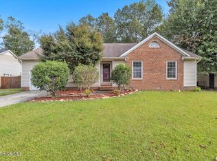 156 Raintree Cir, Jacksonville, NC 28540