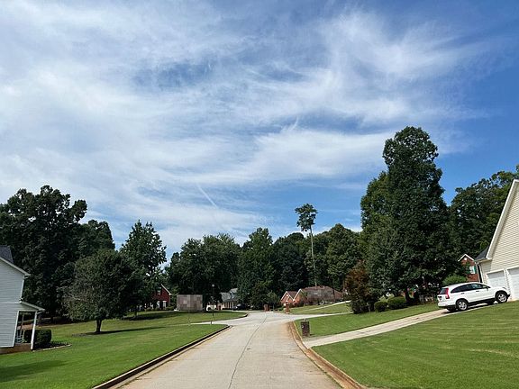 5th image of 1066 Falls Brooke Dr