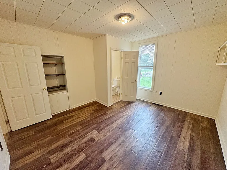 312 Jackson St — Photo 14