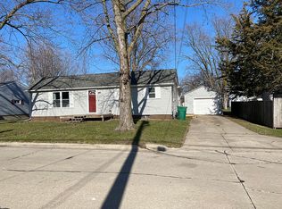610 7th Ave NW, Independence, IA 50644