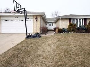 2436 N Evergreen Ave, Arlington Heights, IL 60004