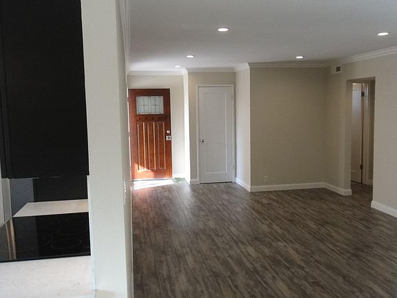 4th image of 338 Elm St #4