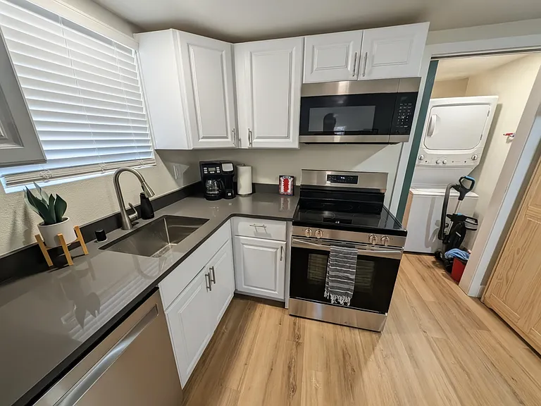 219 Stover Ave SW — Photo 4