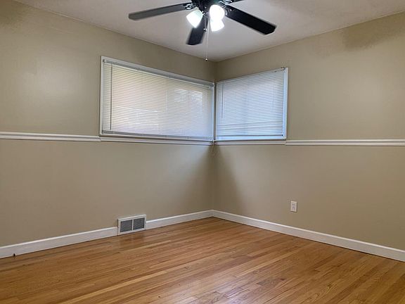 3rd image of 28987 James St