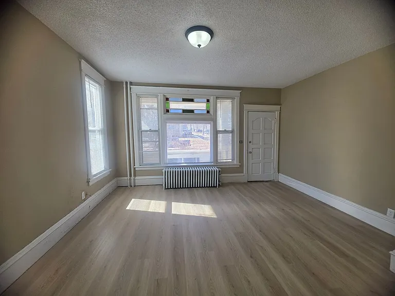 1136 Edgerton St — Photo 7