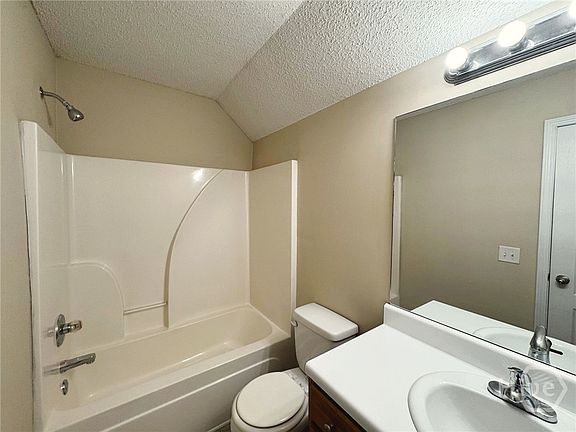 5th image of 161 Bridgewater Circle