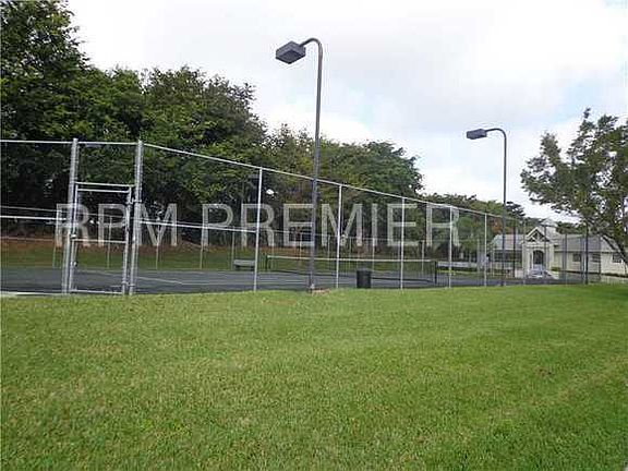 4th image of 7850 Sanibel Dr
