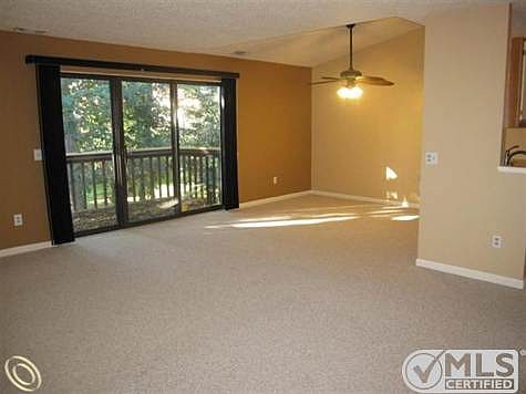 Large open living area!!