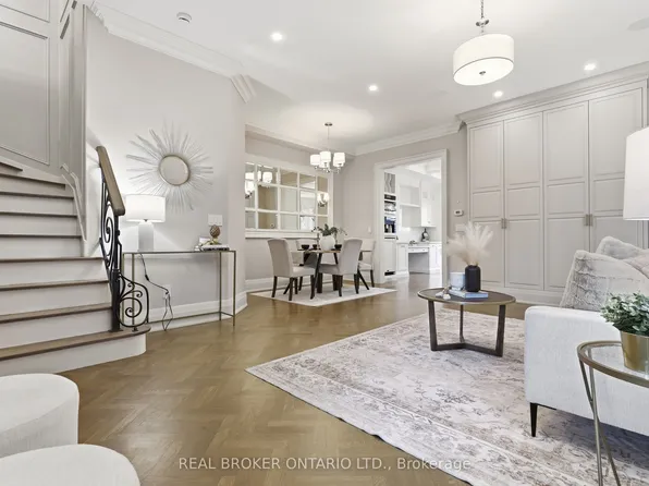 5290 Roadside Way, Mississauga, ON L5M 0H9