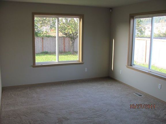 2nd image of 315 Calistoga St W