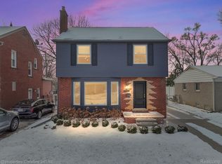 2645 Aberdovey Dr, Royal Oak, MI 48073