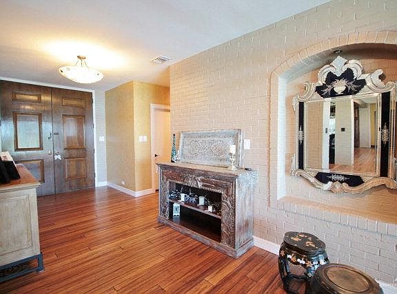 3rd image of 4301 S Neuhaus Dr