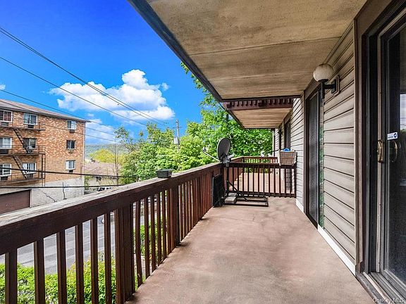 5th image of 357 N Broadway APT 1H