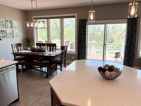 4th image of 4008 Wedgewood Dr