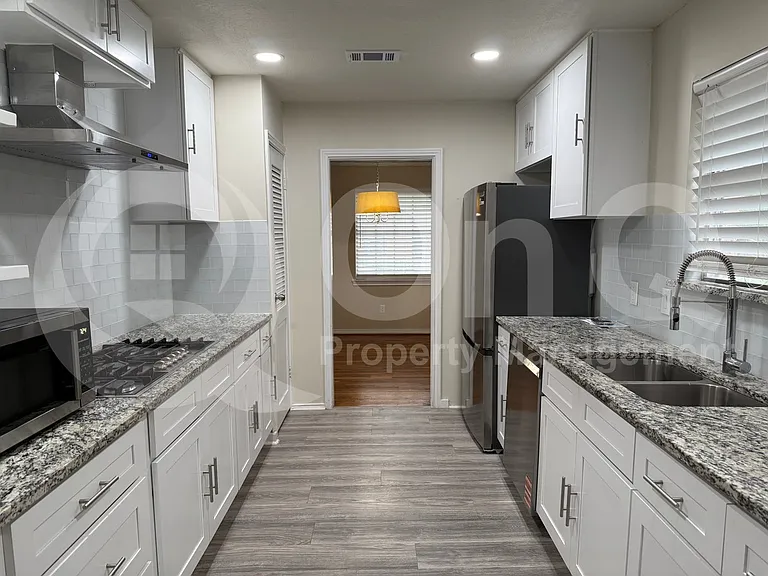 9007 Sweetwater Dr — Photo 10
