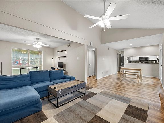 4th image of 1818 Highbrook Ct