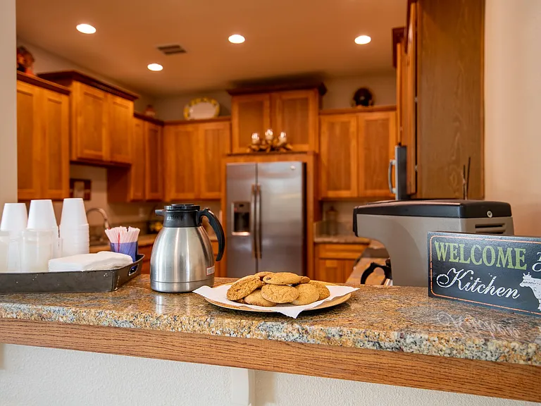 Sunset Village Apartments — Photo 17