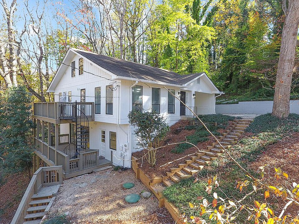 1st image of 2162 Pine Tree Cir