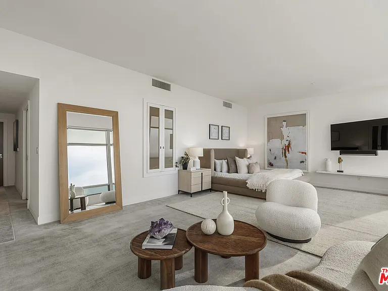 900 W Olympic Blvd #47G — Photo 32