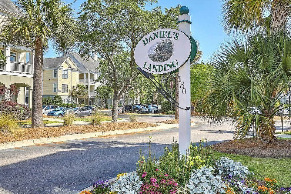 Building Photo - 130 River Landing Dr #8101