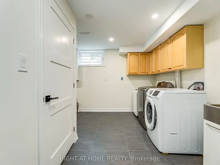 2175 Oneida Ct — Photo 31