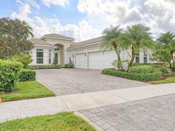 2nd image of 176 Carina Drive
