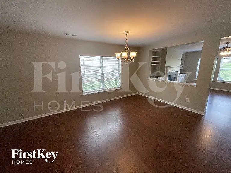 634 Conover Rd — Photo 2