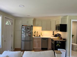 335 Wadleigh Falls Rd #B, Newmarket, NH 03857