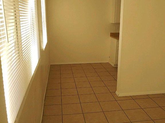 5th image of 2022 Castleberry Ln