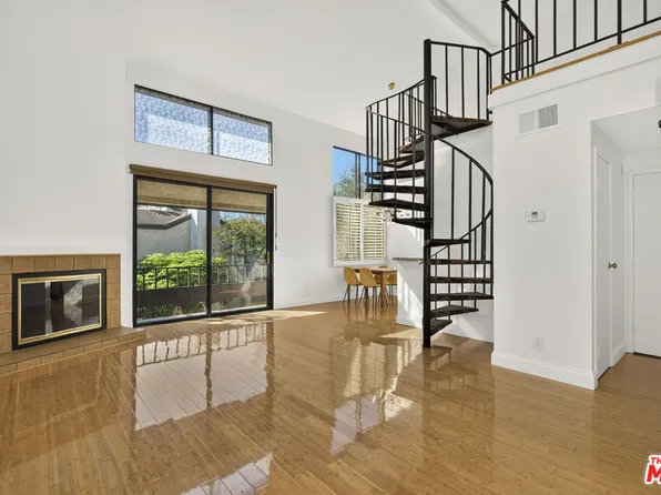 8701 Falmouth Ave APT 202, Playa Del Rey, CA 90293