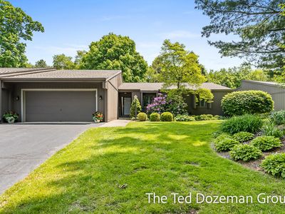 807 Brook Village Dr, Holland, MI, 49423