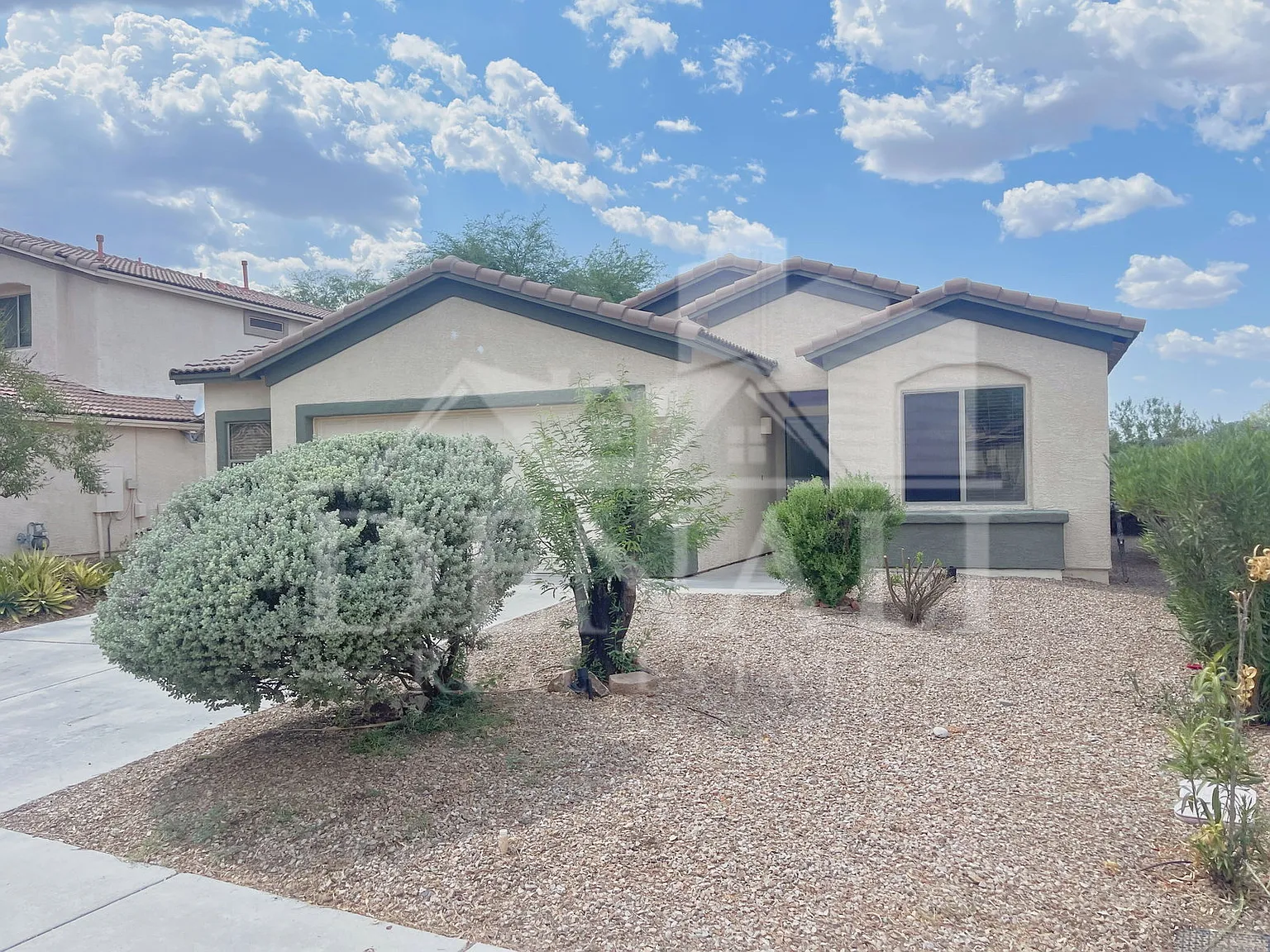 3 bed, 2.0 bath, 1789 sqft, $1,895 — Photo 2