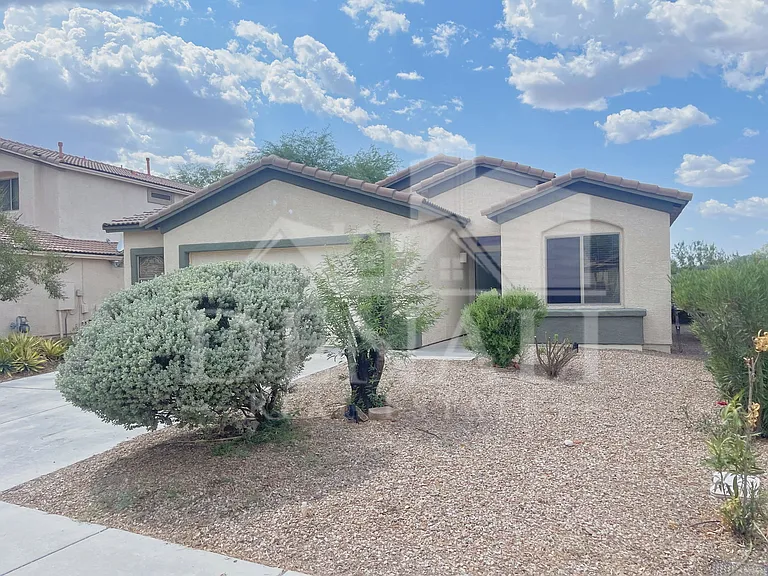 11786 W Fordson Dr — Photo 2