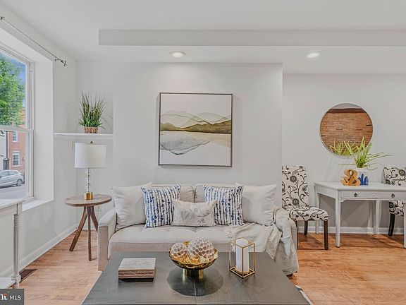 5th image of 1824 E Lombard St