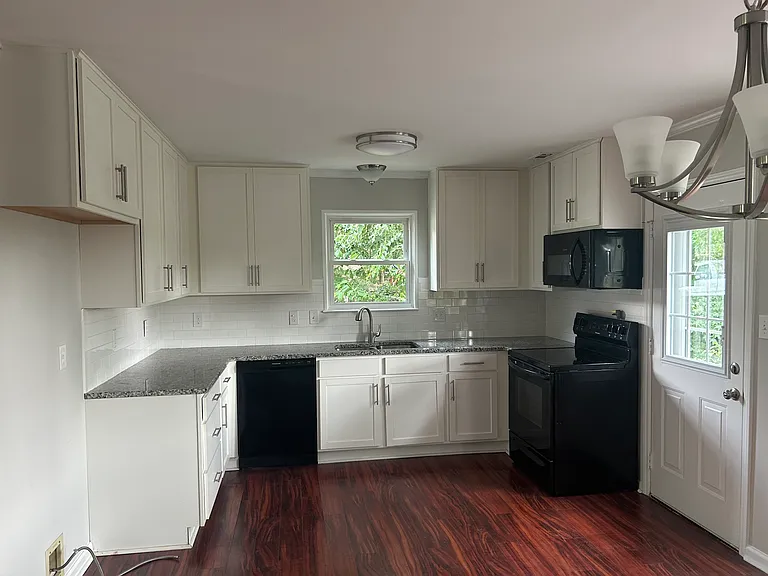 3504 Buckeye Ct — Photo 5