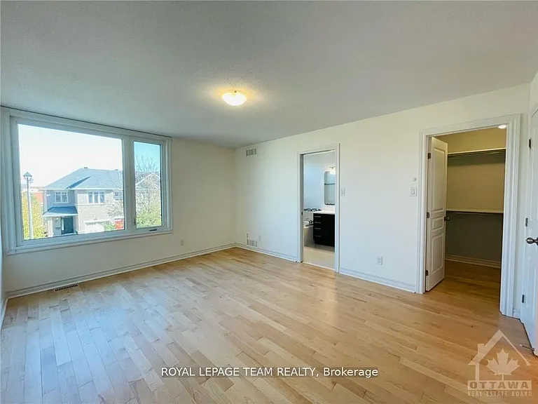 1189 Tischart Cres — Photo 16