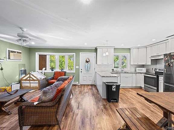 3rd image of 39 Willow Road