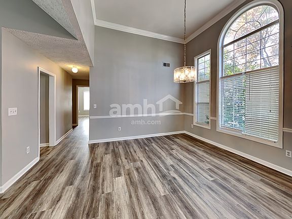 5th image of 2025 Graybrook Dr