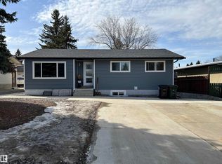 4 Eagle Dr, Strathcona County, AB T8A0E2
