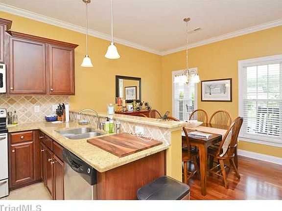 4th image of 349 Carlisle Park Dr