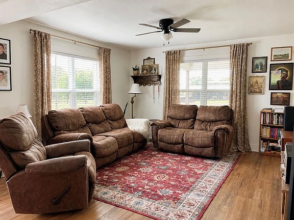 3rd image of 235 Park Ln