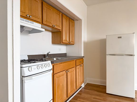 3rd image of 3335 W Diversey Ave #522